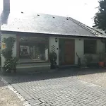 Daire Crescent Close *