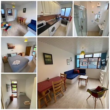 Crescent Close גלוואיי