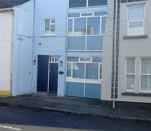 Daire Crescent Close